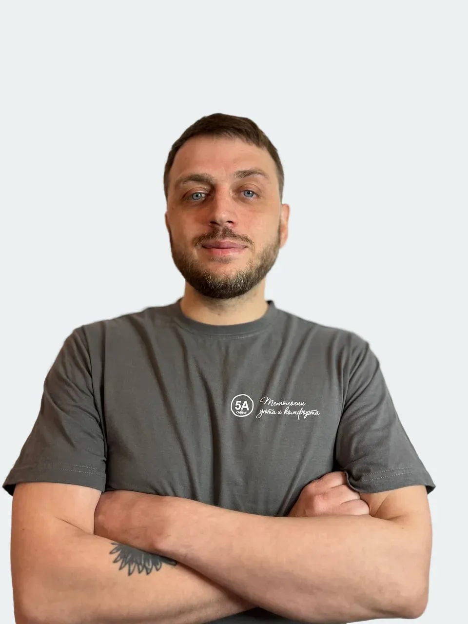 Черпаков Михаил, монтажник натяжных потолков (с 2021 года):