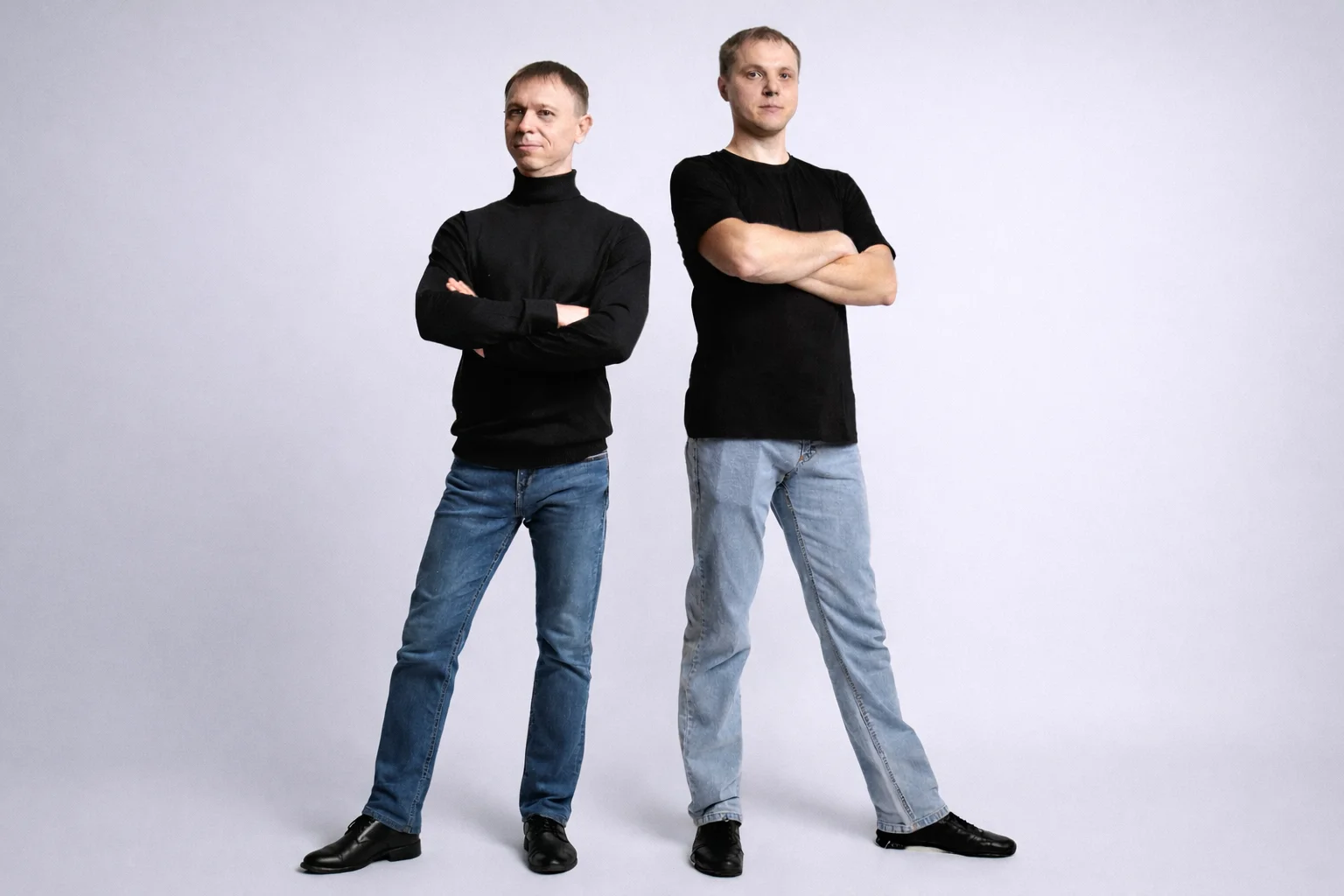 Мастер монтажник в униформе