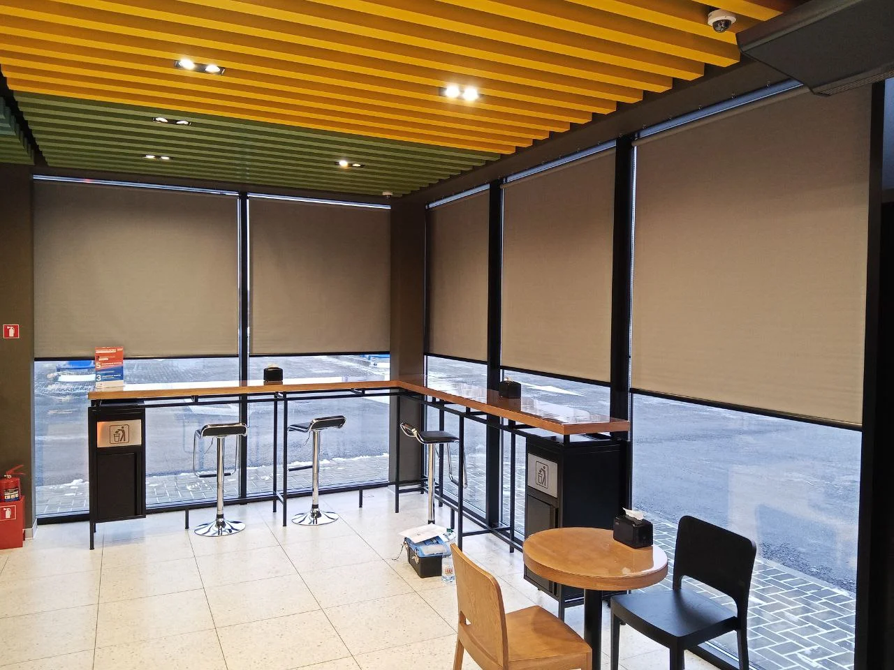 Рулонные шторы для кафе