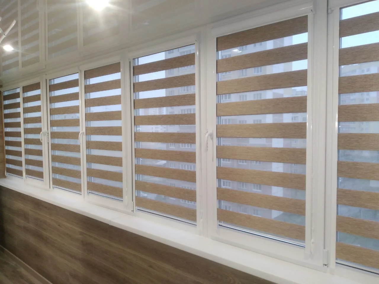 Рулонные жалюзи день-ночь (Зебра) на балкон